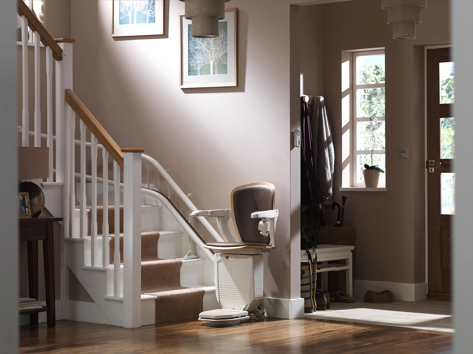 Monta scale curvilineo Stannah - su misura per scale con curve